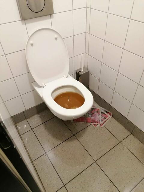 Unbekannte haben unter anderem die Toilette verstopft. | Foto: Stadtgemeinde Zwettl-NÖ