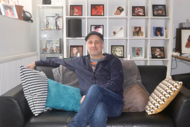 Bernd Ertl lebt und arbeitet in der Brigittenau. Sein sehenswertes Atelier kann man jederzeit nach Vornanmeldung besuchen.  | Foto: Ulrike Kozeschnik-Schlick