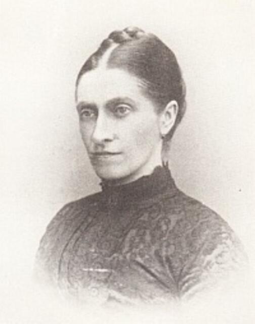 Amalie Raiffeisen (1846–1897) wuchs in einer religiösen Familie auf und wurde nach den gesellschaftlichen Vorstellungen ihrer Zeit erzogen, die Frauen eine untergeordnete Rolle zuschrieben. Dennoch war sie eine unverzichtbare Stütze ihres Vaters und trug wesentlich zur Verwirklichung des Genossenschaftsgedankens bei, der später weltweit Bedeutung erlangen sollte. | Foto: HistorischesFoto: Urheber Unbekannt  