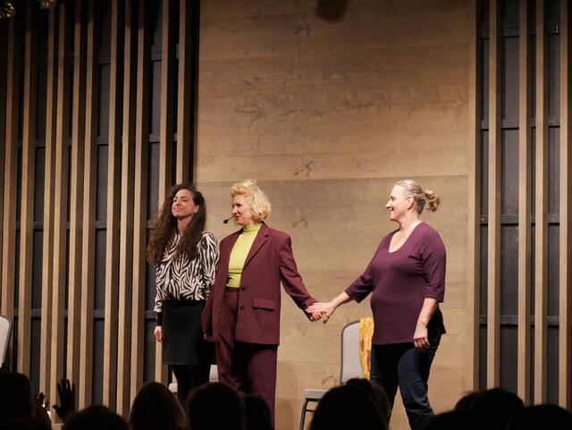 Nadine Abado, Eva Puchner und Jutta Onrednik unterhielten mit Musik und Kabarett. | Foto: Anita Empl