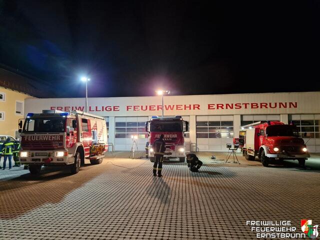 Die Freiwillige Feuerwehr Ernstbrunn überprüfte die Stromversorgung. | Foto: FF Ernstbrunn