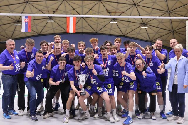 Großer Jubel herrschte beim Future Team bei der Meisterehrung. | Foto: UHC