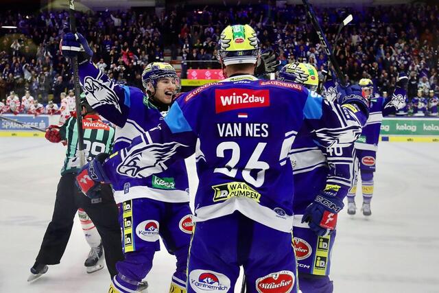 Die "Adler" gewinnen mit 5:3 gegen Bozen. | Foto: VSV/Krammer