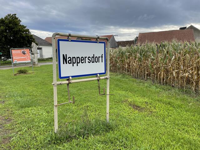 Das Gebiet um die Volksschule wurde großräumig abgeriegelt. | Foto: Alexandra Goll