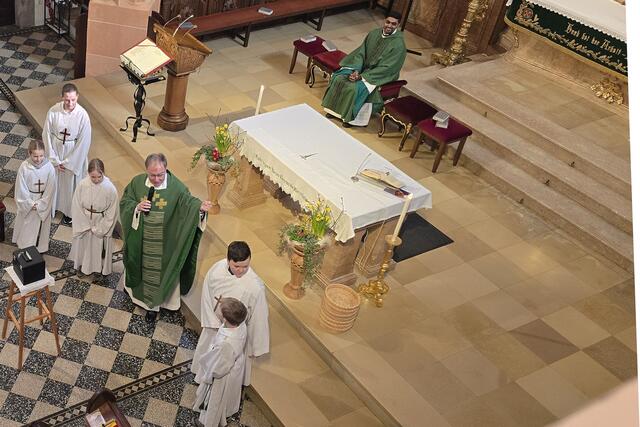 Der Geistliche aus dem Kleinen Erlauftal, Pfarrer Franz Lagler aus Steinakirchen am Forst, bietet den Gläubigen während der Fastenzeit seelischen Beistand. | Foto: Franz Zeitlhofer