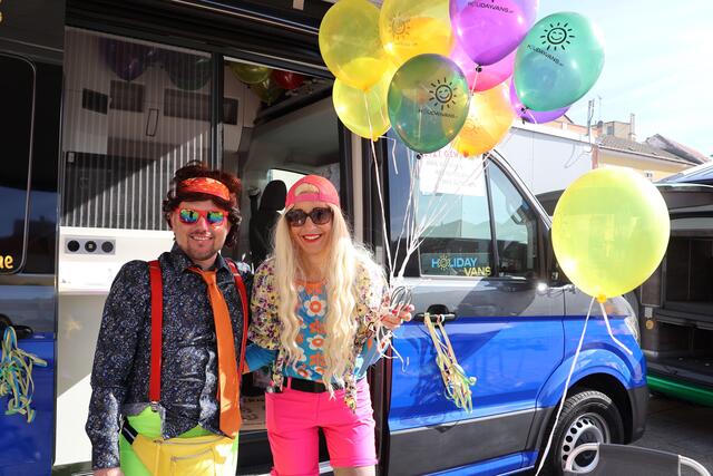 Andreas Ungerböck und Cristina Plaevsek stellten ihre Holiday Vans vor. | Foto: Kathrin Schauer