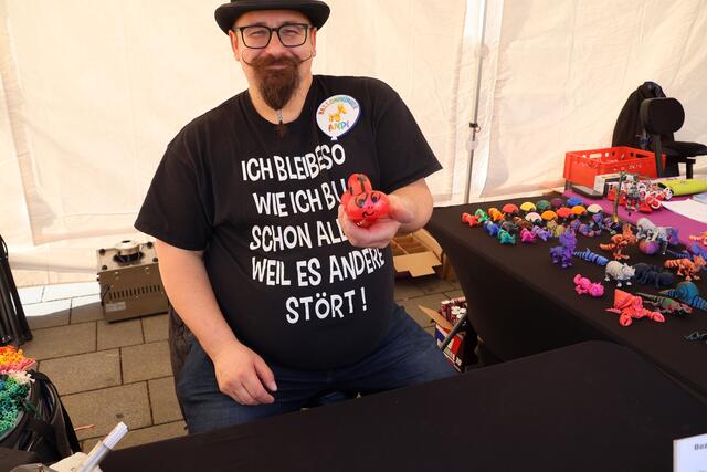 Andi Aichinger begeisterte mit seinen Luftballontieren. | Foto: Kathrin Schauer