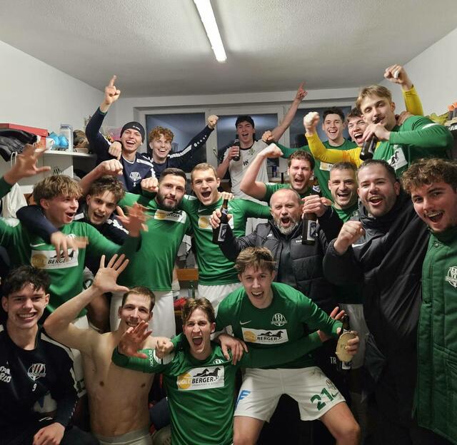 Der Jubel nach dem Heimsieg über Haitzendorf war in der Kabine groß! | Foto: SK Eggenburg
