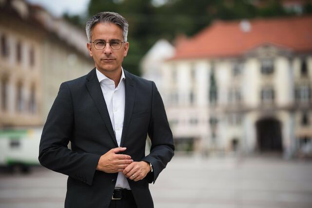 Kurt Hohensinner kritisiert weitere Parkplatzkürzungen und will P+R forcieren sowie mehr Tiefgaragen in Graz. | Foto: Grazer Volkspartei/Jöbstl