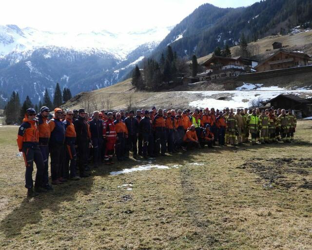  Insgesamt nahmen 90 Bergretter und Bergretterinnen der Ortsstellen Hüttschlag, Großarl, Dorfgastein, Bad Hofgastein und Bad Gastein an der Winter-Bezirksübung teil. | Foto: Bergrettung Hüttschlag