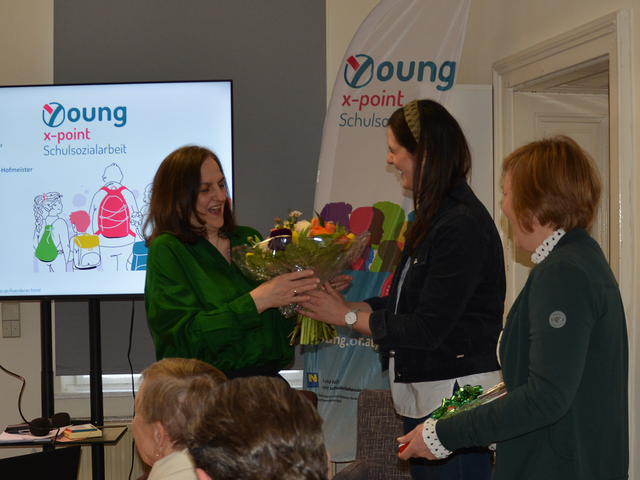 Blumen für Margot Müller, die Geschäftsführerin und Gründerin von Young und x-point | Foto: YOUNG