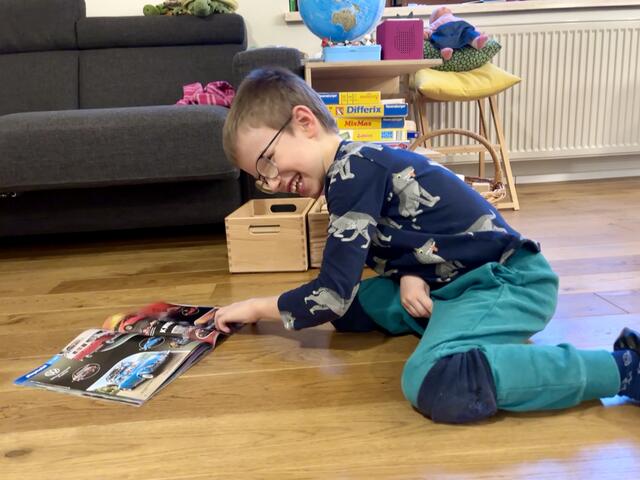 Benjamin ist ein aufgewecktes und sehr fröhliches Kind. | Foto: Sandra Schütz/Alexandra Goll