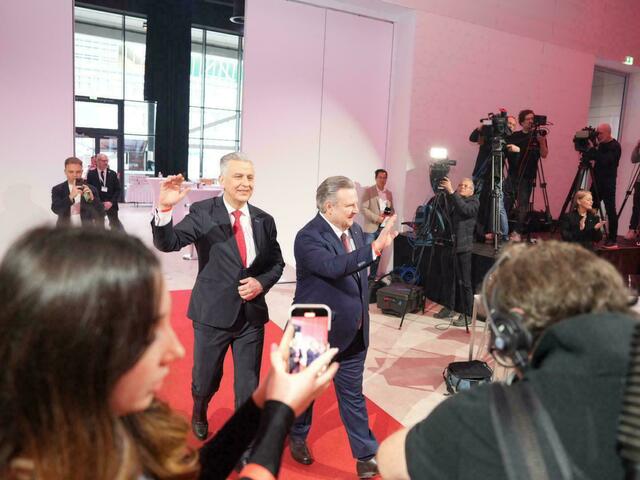 Der Vorsitzende der SPÖ Wien Josef Taucher (l.) und Bürgermeister Michael Ludwig. | Foto: Valentina Marinelić/MeinBezirk