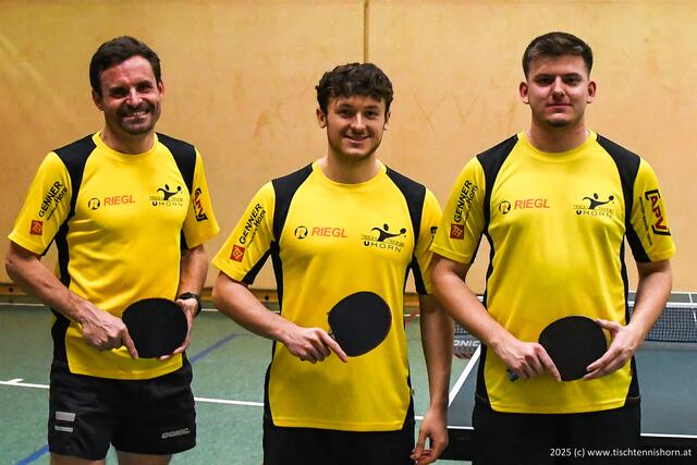 Reinhard Pleßl, Gregor Hofbauer und Hamdija Duric nach dem 5:5 gegen Groß Dietmanns. | Foto: Sektion Tischtennis Horn