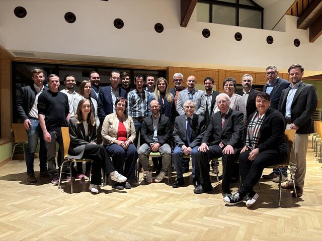 Die Mitglieder des neuen Gemeinderats. | Foto: Martina Schweller