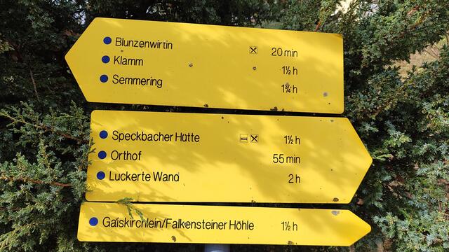 von Breitenstein aus kann man viele Touren unternehmen,  wir wählen den Weg zur Luckerten Wand... | Foto: I.Wozonig