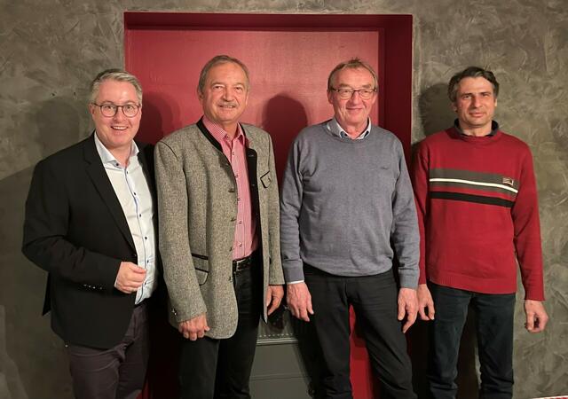 Peter Nachtnebel als Bauernbund Obmann in Halbturn bestätigt.
Am Foto: Markus Ulram (Bürgermeister und LAbg.), Werner Falb-Meixner (LK Vizepräsident), Peter Nachtnebel (BB Ortsobmann), Roman Lunzer (BB Ortsobmann Stv.) | Foto: Volkspartei Burgenland
