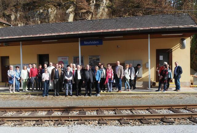 Die Gruppe am Bahnhof in Neufelden | Foto: Diözese Linz/Arnold Haas