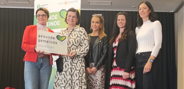 Tafelverleihung in der „Gesunden Gemeinde“ Lendorf: Landesrätin Beate Prettner, Bürgermeisterin Marika Lagger-Pöllinger, Sarah Pucker (Gesundheitsförderung, Land Kärnten), Ursula Blunder (FamiliJa) und Gemeinderätin Verena Morgenstern (von links) | Foto: Büro LR.in Prettner