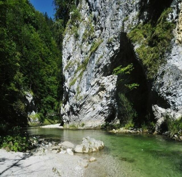Buch übers Mostviertel: Vom Ötscher bis zur Donau wandern. | Foto: Franz Wille