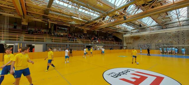 In der Donawitzer Sporthalle fand kürzlich zum zweiten Mal das Hobbyfußballturnier des FC Gasthof Altmann statt.  | Foto: FC Gasthof Altmann