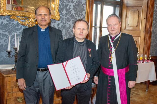 Pater Reji Muthukkattil Chandi MSFS, Christian Dohlhofer, Propst Anton Höslinger Can.Reg. | Foto: Stift Klosterneuburg/Walter Hanzmann