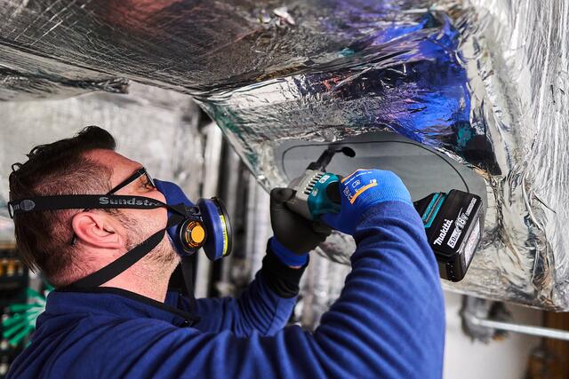 Regelmäßige Inspektion wichtig – Eine Wartung allein reicht nicht aus: Betreiber müssen die Sicherheit ihrer Anlagen jährlich prüfen lassen. | Foto: Remus Marasoiu