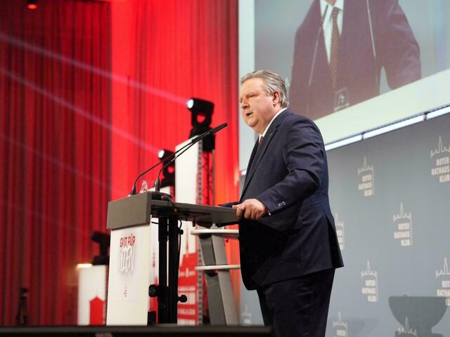 Bei der SPÖ-Klubtagung am Dienstag in der Seestadt Aspern wurden seitens des Bürgermeister Michael Ludwig sowie den roten Stadträtinnen und -räten einige Maßnahmen und Projekte vorgestellt, die bald in Kraft treten sollten.  | Foto: Valentina Marinelić/MeinBezirk