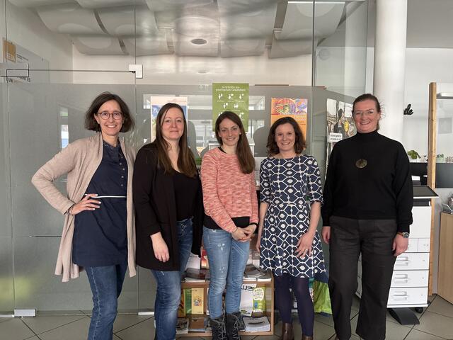 Dr. Ulrike Altendorfer-Kling (FÄ für Kinder- und Jugendpsychiatrie), Diana Weise (Ergotherapeutin), Bernadette Neuschmid-Kaserer, Theresa Rass und Petra Schindlegger (Psychotherapeutinnen) | Foto: MeinBezirk