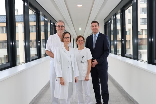 Die neue Primaria Sandra Docekal hießen die Kollegiale Führung Ärztlicher Direktor Ronald Zwrtek, Stellvertr. Pflegedirektorin Gisela Reiskopf und Kaufmännischer Direktor Florian Trummer in ihrer neuen Position am Landesklinikum willkommen. | Foto: LGA NÖ 