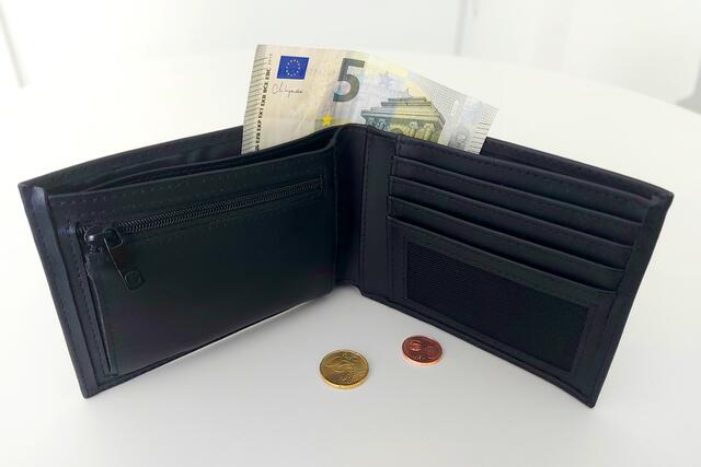 Immer mehr Menschen suchen Hilfe bei der Schuldenberatung des Landes. | Foto: Land Salzburg/Stefan Mayer