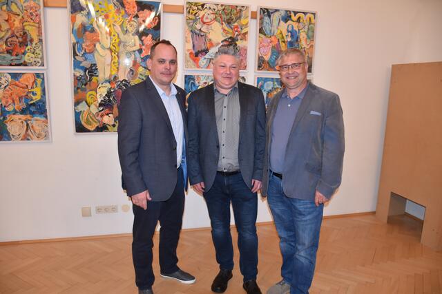 Bürgermeister von Seefeld-Kadolz Peter Frühberger gratuliert Christoph Schwarz zum Vizebürgermeister von Grabern.