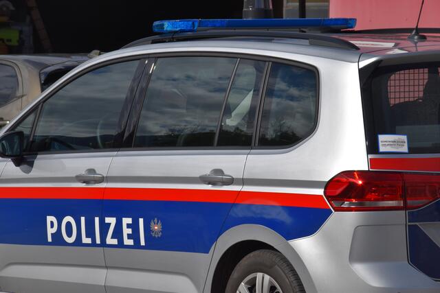 Die Polizei rückte am Mittwoch, 12. März, aus, weil Zeuginnen und Zeugen verdächtige Geräusche aus dem Keller wahrnahmen. (Symbolfoto) | Foto: Larcher