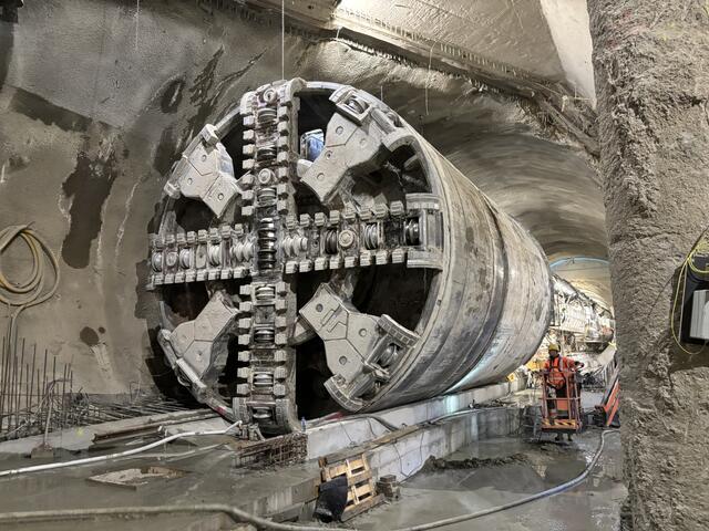 Debohra ist in der Pilgramgasse angekommen. Die Tunnelvortriebsmaschine wird in den kommenden Wochen am geplanten U2xU5-Knotenpunkt arbeiten. | Foto: Nathanael Peterlini/MeinBezirk