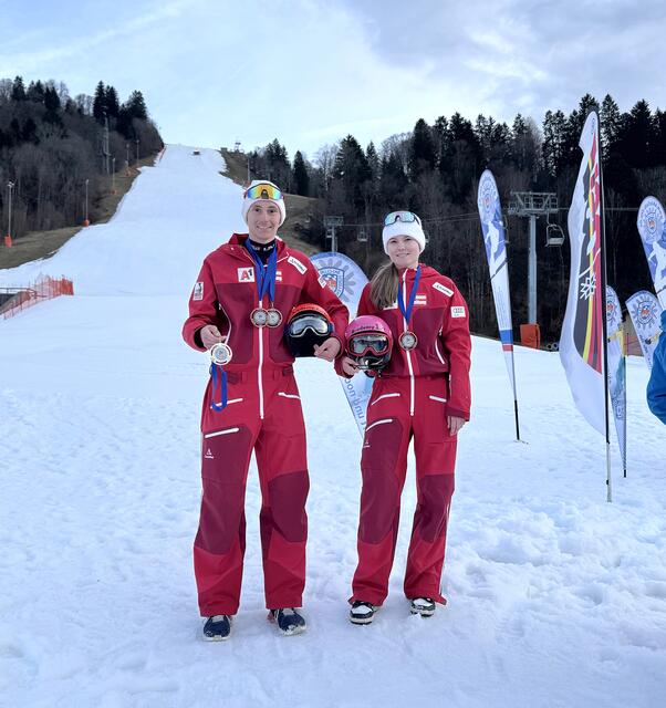 Die Ochenbauers räumten EM-Medaillen ab. Die Stadt Ternitz gratuliert. | Foto: Ochenbauer/Academy1.at