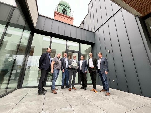Projekt-Abschluss: Franz Horvath (Abwasserverband Mittleres Pinka- und Zickental), Roland Poiger (Amtsleitung Stadtgemeinde Oberwart), Christian Portschy (WVSB), Bürgermeister Georg Rosner, Andreas Schneemann (Energie Kompass GmbH), Matthias Lehner (Burgenland Energie) und Franz Wachter (WVSB)
 | Foto: Stadtgemeinde Oberwart