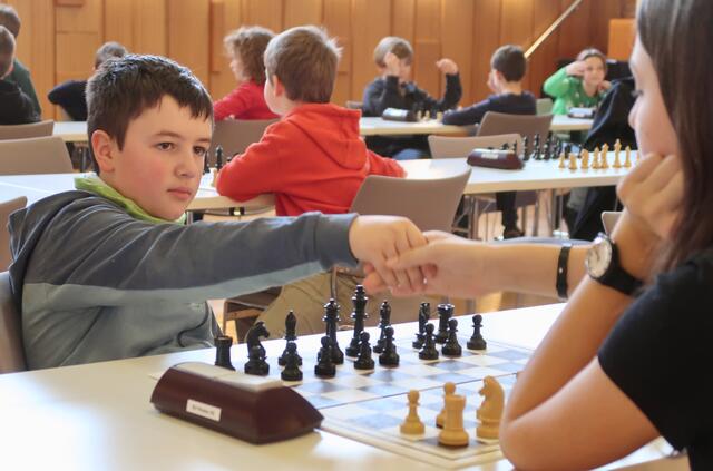 Schach erlebt gerade einen Boom und begeistert gleichermaßen jung und alt, Mädchen und Buben! | Foto: Alexander Spritzendorfer