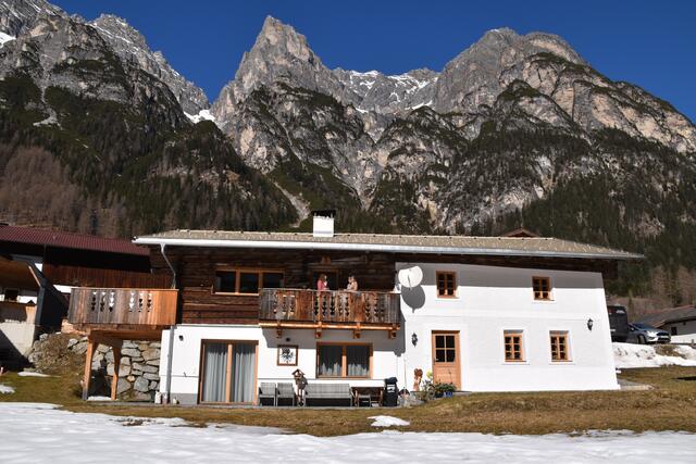 Der alte Feiserhof in Gschnitz ist heute das schmucke Eigenheim von Sarah Pittracher. | Foto: Kainz