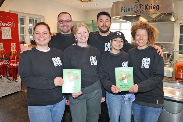 Street Food im Fisch Krieg: Martin Eder und sein Team vom Restaurant furo | Foto: Uwe Brandl