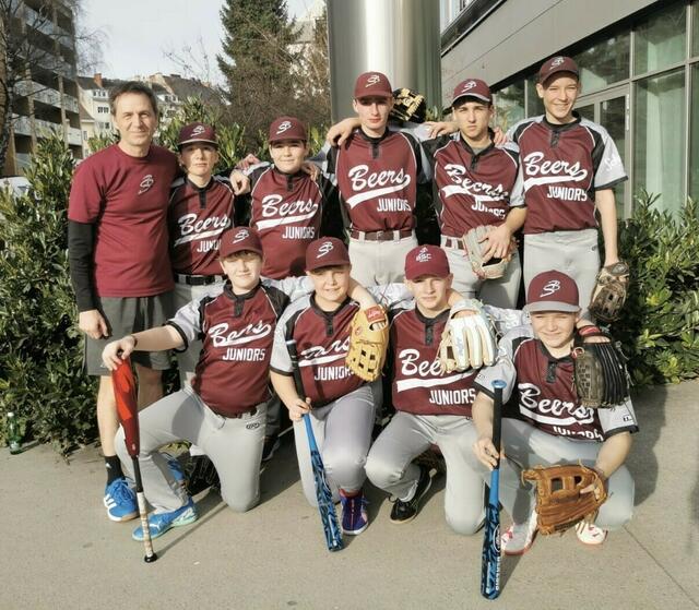 Titelfoto Gmünd: Beim letzten Hallenturnier der Wintersaison kamen die Beers Juniors bis ins Finale, wo ihnen fast eine Überraschung gelang.  | Foto: Schremser Beers BC
