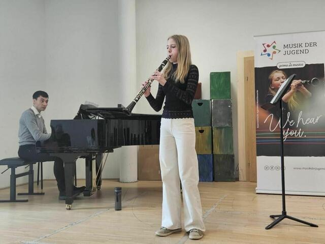 Ella Schaubschläger mit ihrer Klarinette darf auch beim Bundeswettbewerb auftreten. | Foto: LMS Neufelden