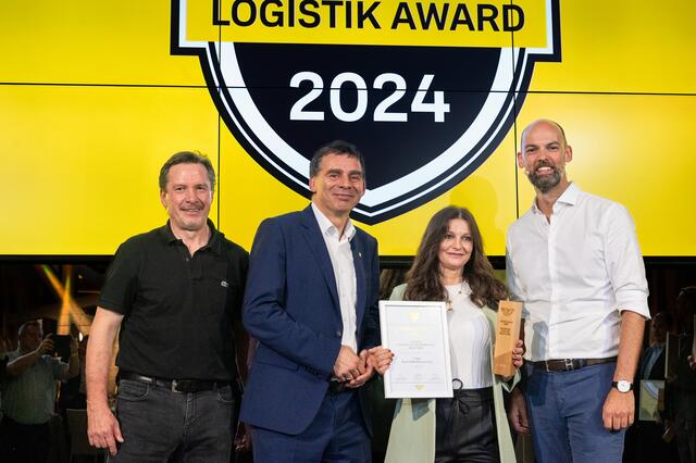 Ingrid-Ramona Ghidura, Leiterin der prämierten Zustellbasis Mürzzuschlag und Matthias Hofmann(r.), Leiter der Distribution freuten sich über die Auszeichnung. | Foto: Österreichische Post AG