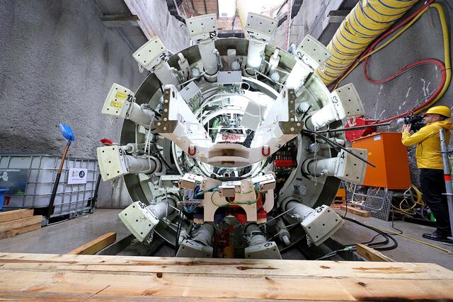 Die Tunnelbohrmaschine ist insgesamt 139 Meter lang und hat ein Gewicht von 1.000 Tonnen.  | Foto: Wien Kanal/Manu Grafenauer