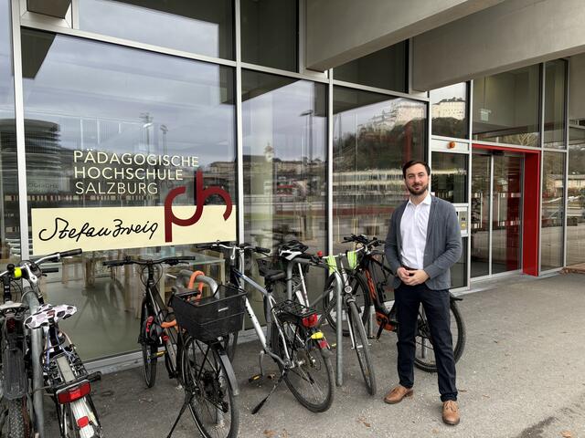 Dem Vizerektor der PH Salzburg, Matteo Carmignola, ist die enge Verknüpfung aus Theorie und Praxis ein zentrales Anliegen. | Foto: Lisa Gold