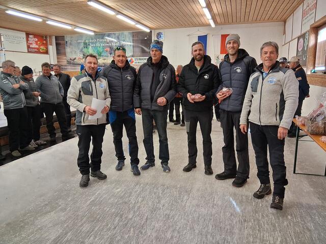 Rang 4: EC Rummlerhof, Markus Kogler, Michael Lackner, Andi Mooser und Martin Zöggeler mit den Organisatoren; l Stefan Seibl, r. Wolfgang Schneider. | Foto: Lea Kogler, Brigitte Müller
