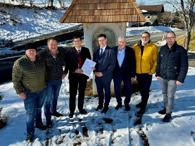 Josef Binter, Johannes Stichaller, LHStv. Martin Gruber, Bgm. Alfred Altersberger, GR Günther Wende, Rudolf Schädel und Amtsleiter Philip Millonig (von links) | Foto: LHStv. Gruber/Gamper