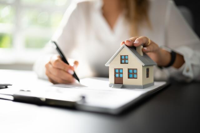 Geringere Inflation und der Wegfall der KIM-Verordnung wirken sich positiv auf den Immobilienmarkt aus, so der Experte. | Foto: Panthermedia/AndreyPopov