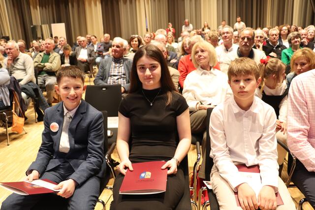 Sportliche Botschafter Kasdorfs im Kickboxen: Die Staatsmeister Luca Schirmetz, Jasmina Dzajic und Konstantin Sascha. | Foto: Edith Ertl
