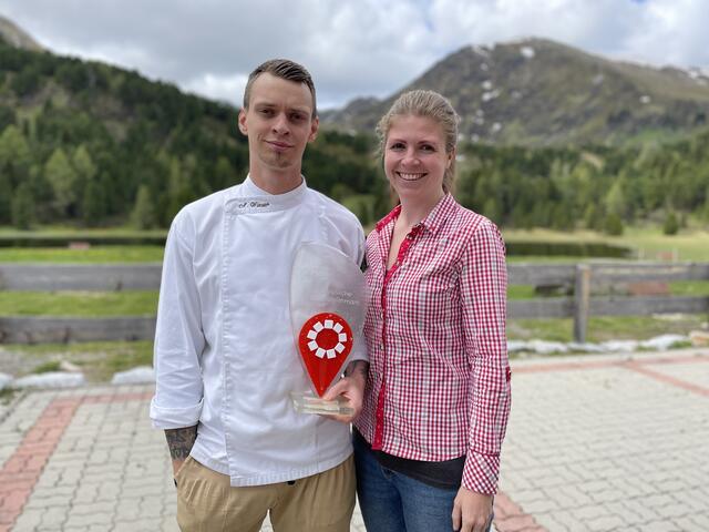 Freuen sich noch immer über ihre Auszeichnung: Katharina Kampmann und Andreas Wieser von der Winterleitenhütte. | Foto: Winterleitenhütte