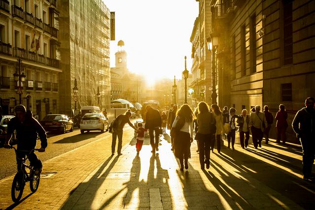 Fahrrad, zu Fuß oder doch mit dem Pkw? Wie bewegen sich die Steirerinnen und Steirer fort? Und welche Unterschiede oder auch Gemeinsamkeiten gibt es zwischen Stadt und Land? | Foto: Robert Tjalondo / Unsplash
